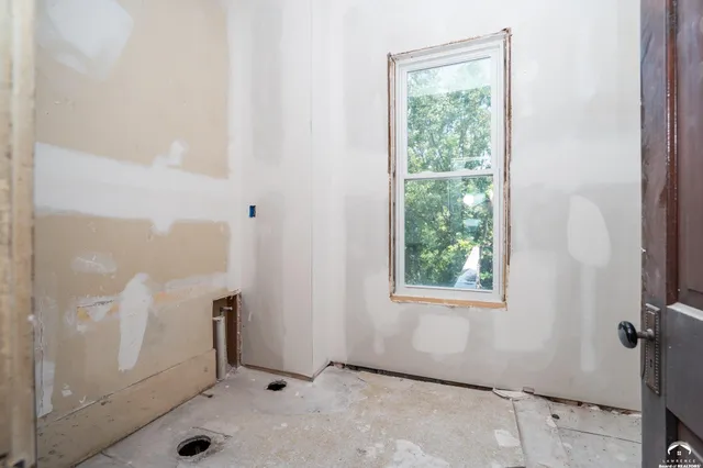 $575,000 | 16010 Fairview Road, Oskaloosa, KS 66066