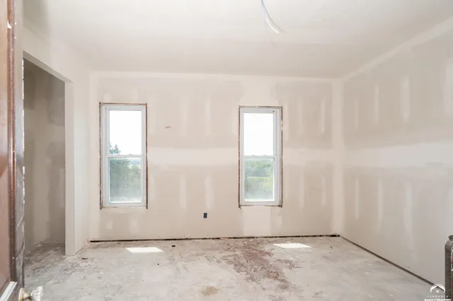 $575,000 | 16010 Fairview Road, Oskaloosa, KS 66066