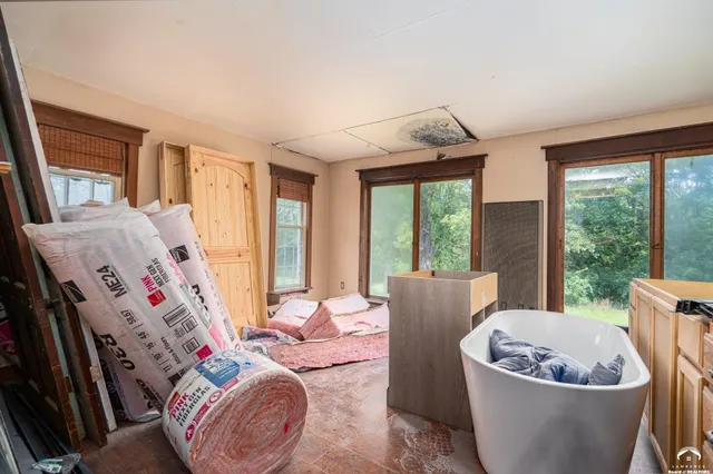 $575,000 | 16010 Fairview Road, Oskaloosa, KS 66066