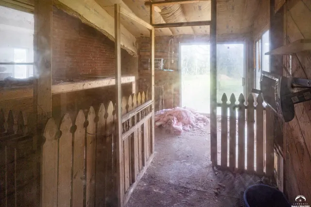 $575,000 | 16010 Fairview Road, Oskaloosa, KS 66066