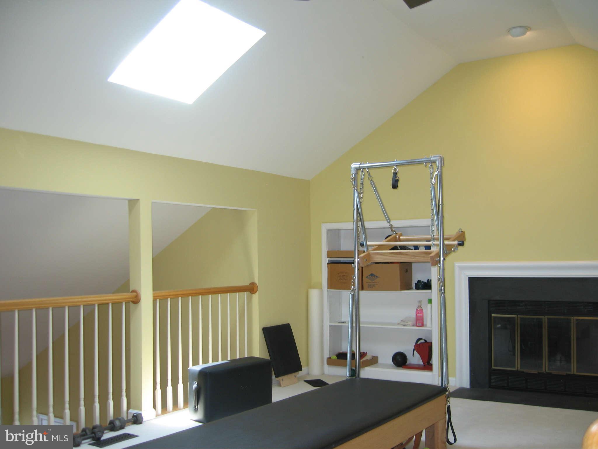8004 Rising Ridge Road Bethesda, MD 20817 - Photo 16 of 30 Loft off Bedroom Master