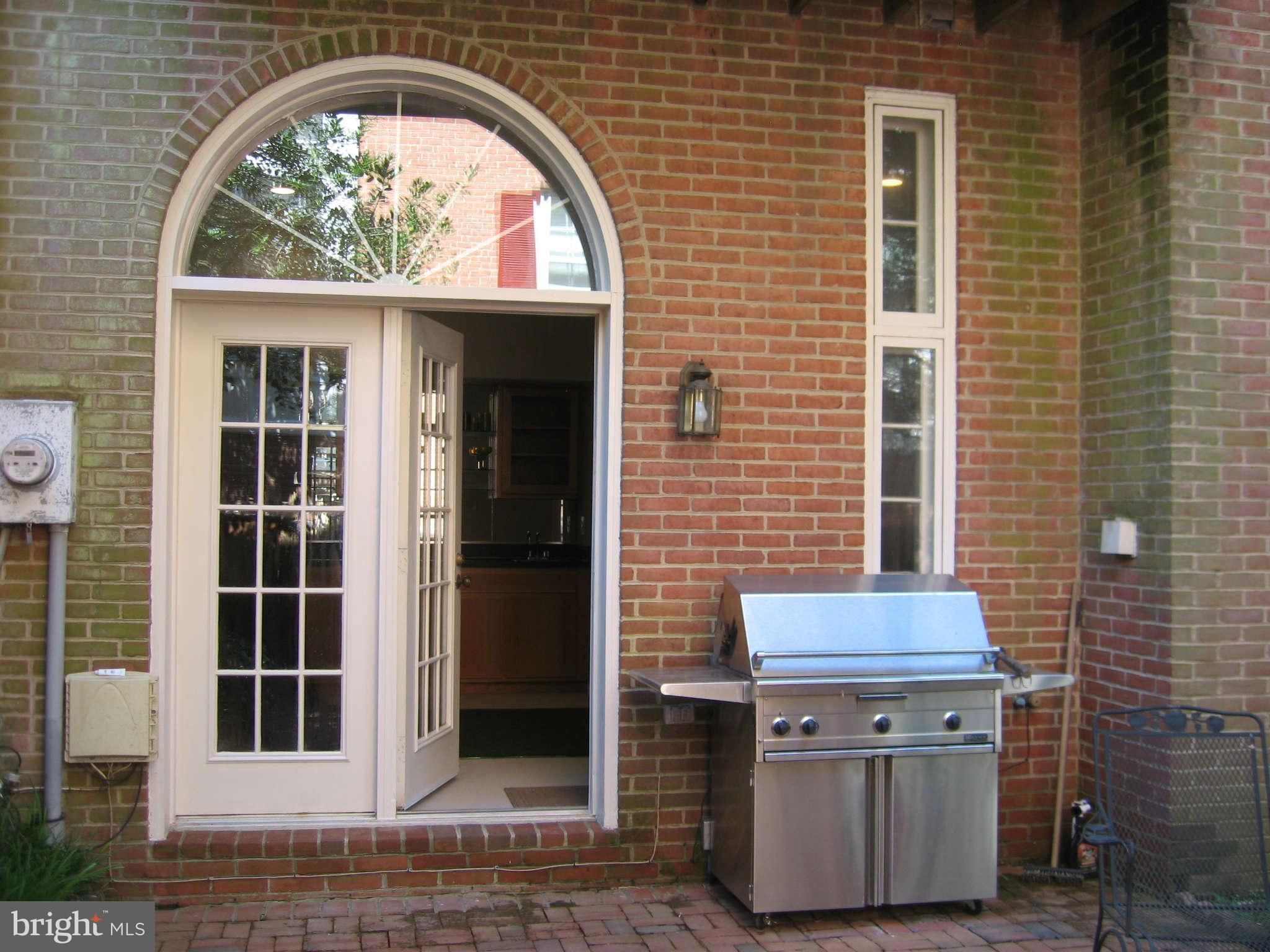 8004 Rising Ridge Road Bethesda, MD 20817 - Photo 28 of 30 Exterior Rear