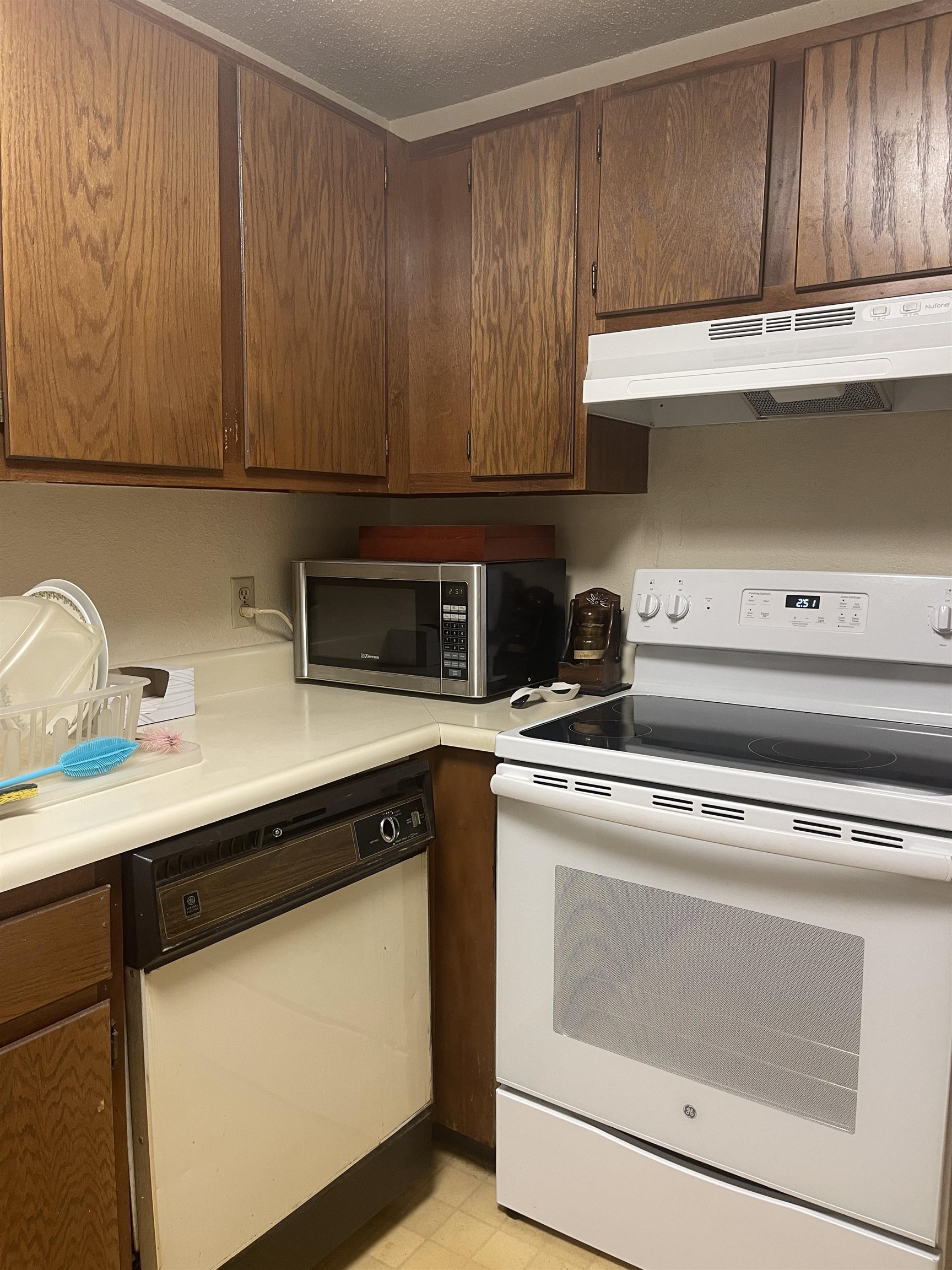 20 Wolf Road, Unit B18 Lebanon, NH 03766 - Photo 4 of 7