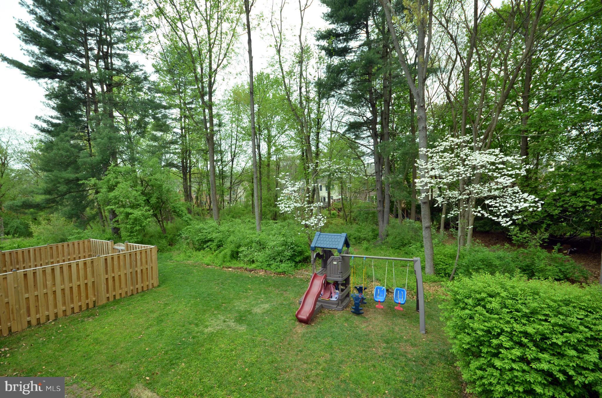 936 Walnut Wood Road Cockeysville, MD 21030 - Photo 24 of 27 Great backyard!