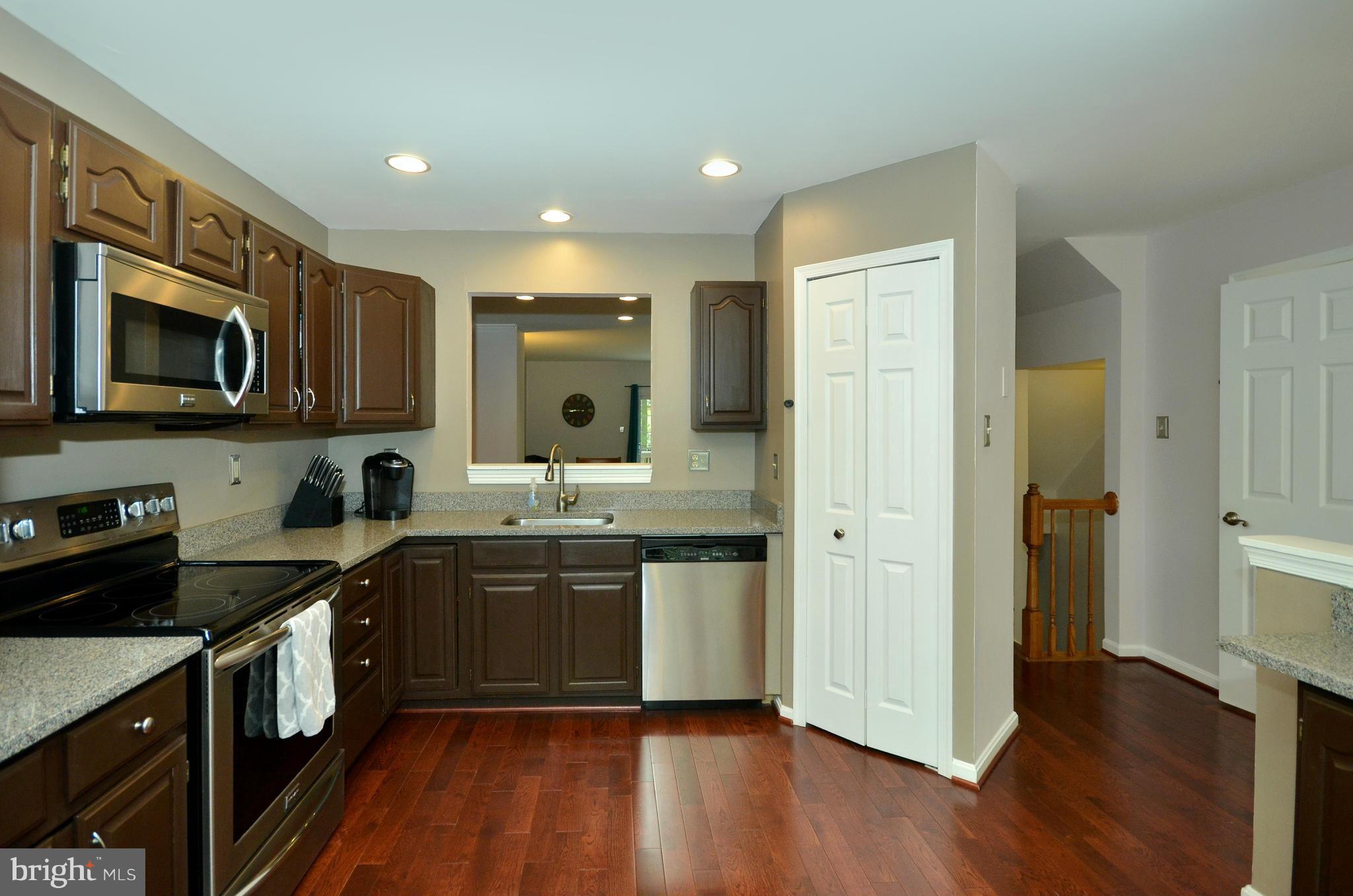 936 Walnut Wood Road Cockeysville, MD 21030 - Photo 3 of 27 Updated kitchen w/ silestone countertops