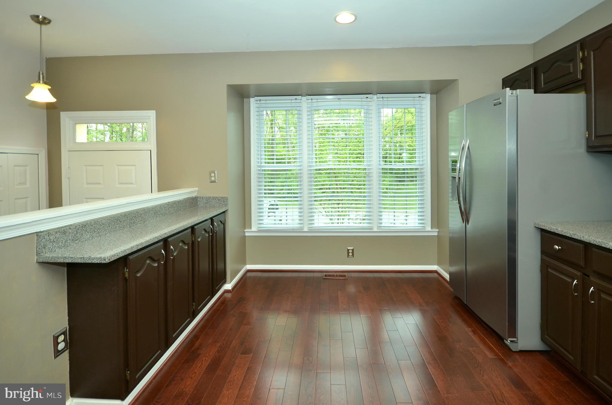 936 Walnut Wood Road Cockeysville, MD 21030 - Photo 4 of 27 Bright kitchen with ss appliances