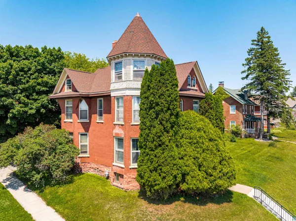 $314,900 | 1801 East 4th Street, Duluth, MN 55812