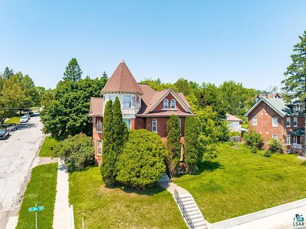 $314,900 | 1801 East 4th Street, Duluth, MN 55812