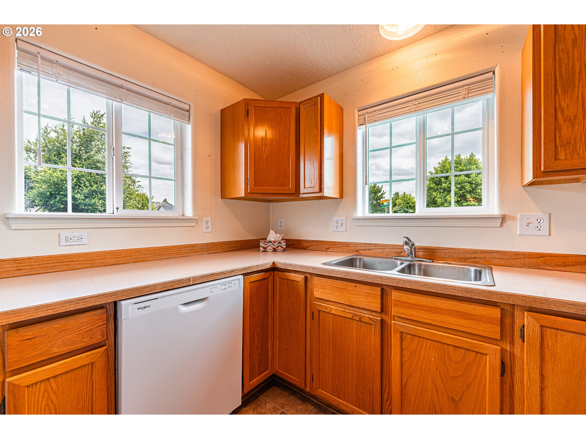 4096 South E Street Springfield, OR 97478 - Photo 8 of 37 Gallery Image 8