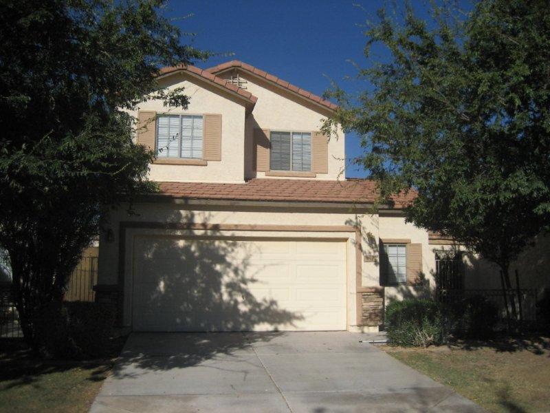 952 South Racine Lane Gilbert, AZ 85296 - Photo 1 of 14 Front of home