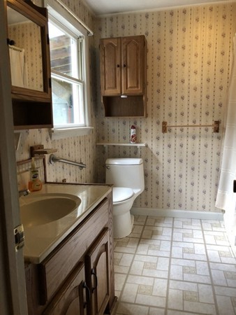 210 South Row Road Lunenburg, MA 01462 - Photo 16 of 19