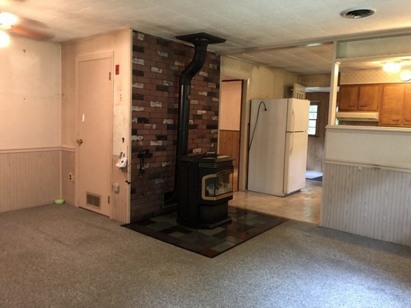 210 South Row Road Lunenburg, MA 01462 - Photo 8 of 19
