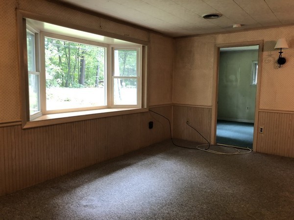 210 South Row Road Lunenburg, MA 01462 - Photo 9 of 19