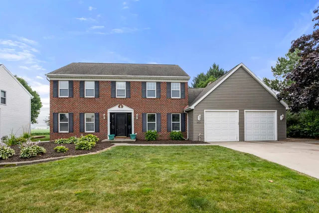 $439,900 | 2421 West Twin Willows Drive, Appleton, WI 54914