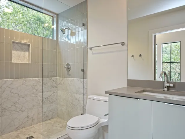 $889,000 | 6005 Woodrow Avenue, Austin, TX 78757