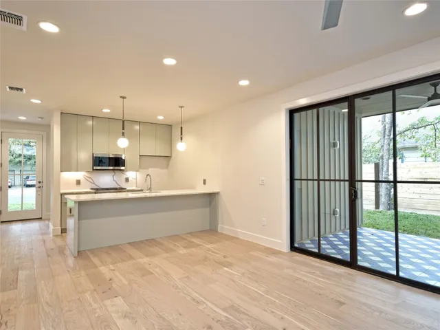 $889,000 | 6005 Woodrow Avenue, Austin, TX 78757