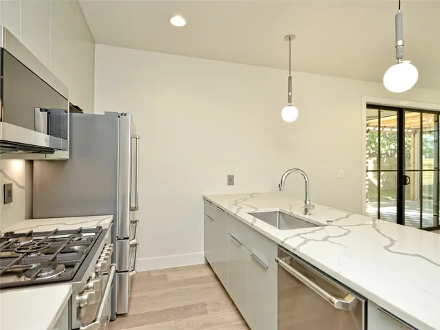 $889,000 | 6005 Woodrow Avenue, Austin, TX 78757