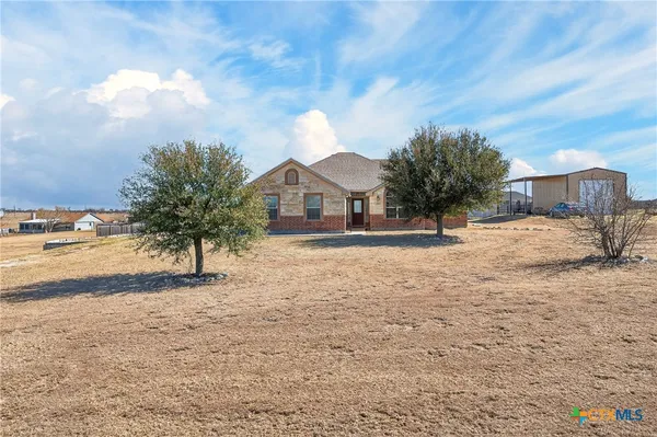 $390,000 | 8407 Shaw Road, Rogers, TX 76569