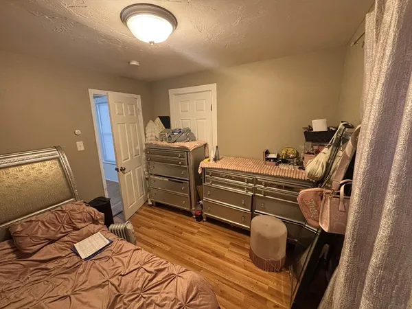 $1,995 | 31 South Stowell Street, Unit 1R, Worcester, MA 01604