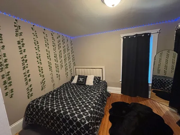 $1,995 | 31 South Stowell Street, Unit 1R, Worcester, MA 01604