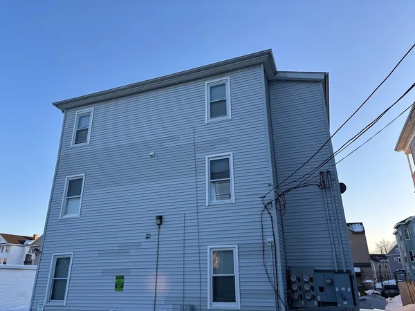 $1,995 | 31 South Stowell Street, Unit 1R, Worcester, MA 01604