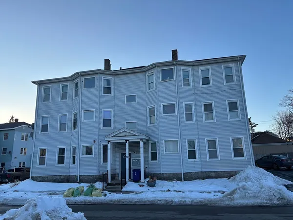 $1,995 | 31 South Stowell Street, Unit 1R, Worcester, MA 01604