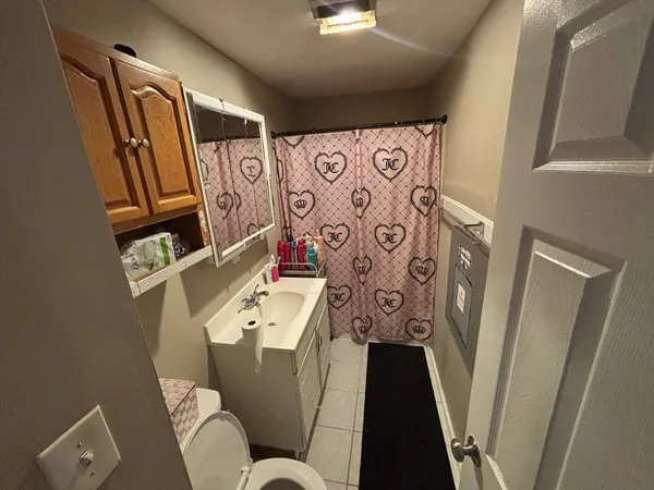 $1,995 | 31 South Stowell Street, Unit 1R, Worcester, MA 01604