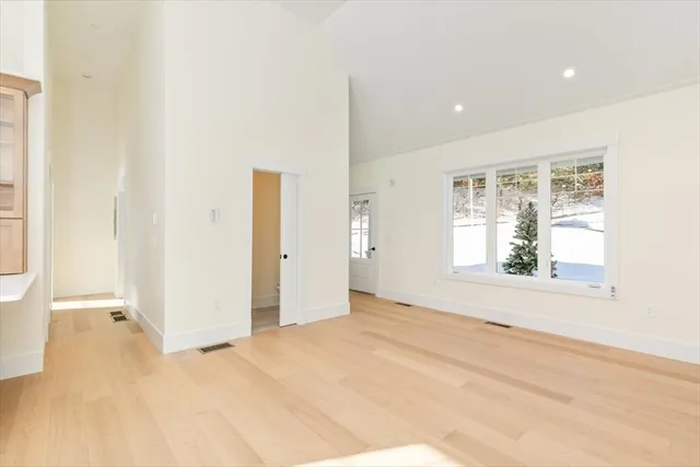 $3,500 | 639 East Broadway, Unit A, Haverhill, MA 01830