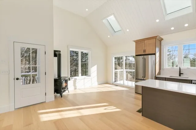 $3,500 | 639 East Broadway, Unit A, Haverhill, MA 01830