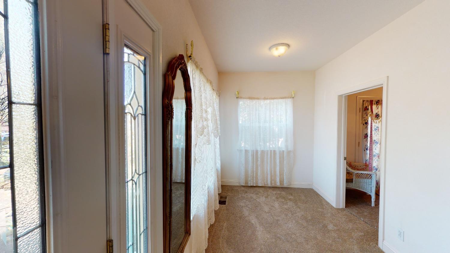 926 North Frankwood Avenue Reedley, CA 93654 - Photo 8 of 32