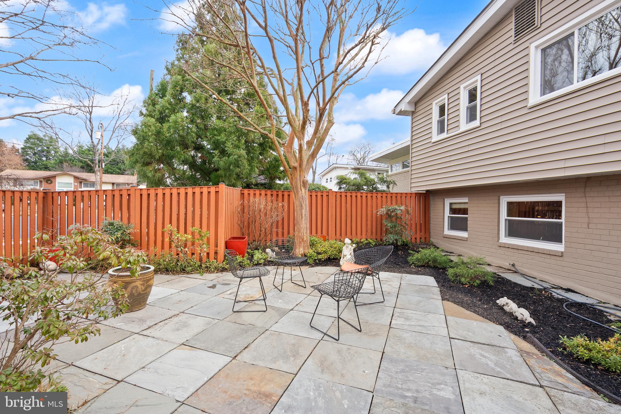 5004 Regency Place Alexandria, VA 22304 - Photo 31 of 36 a garden view with a seating space