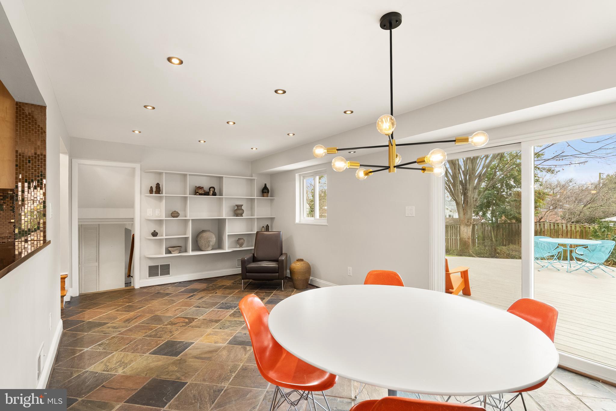 5004 Regency Place Alexandria, VA 22304 - Photo 10 of 36 a very nice looking room with a large window