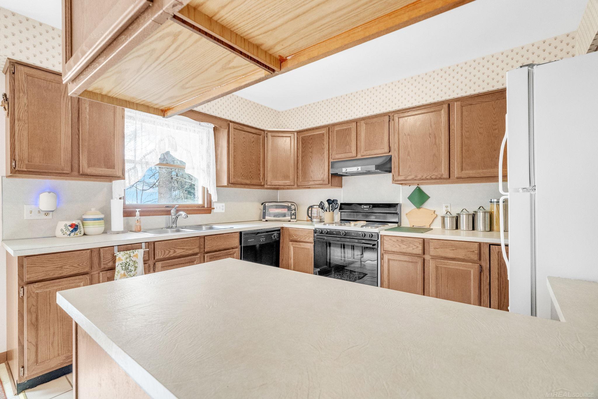 3455 Lakeshore Road Lexington, MI 48450 - Photo 10 of 47