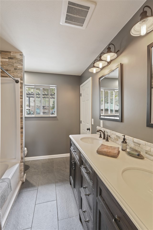 5405 Cheney Spokane Road Spokane, WA 99224 - Photo 10 of 20