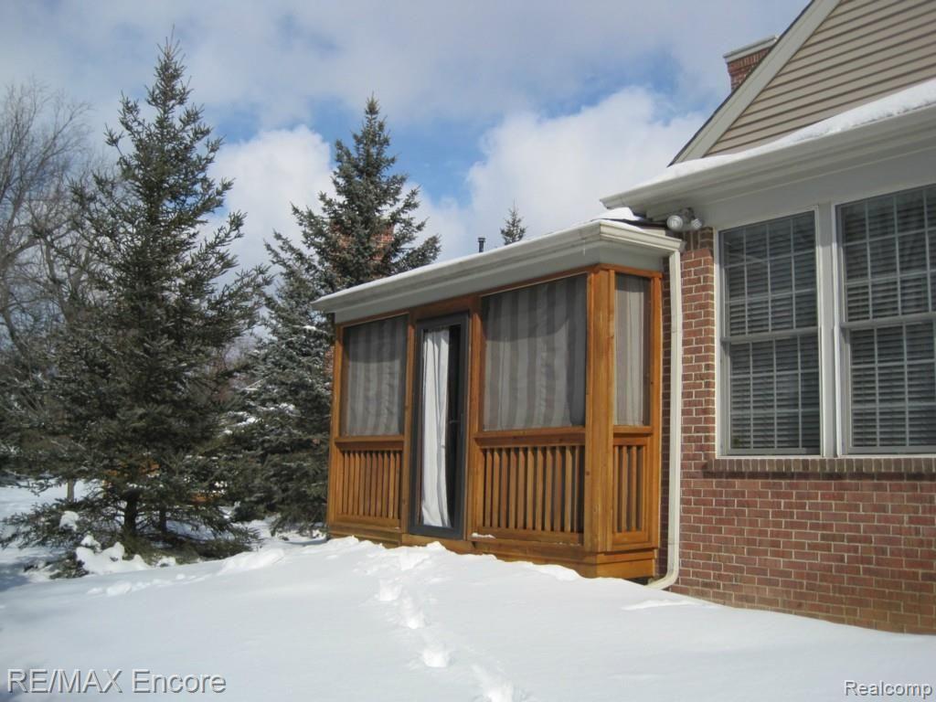 3687 Tremonte Circle, Unit 73 Rochester, MI 48306 - Photo 38 of 43 3-season room