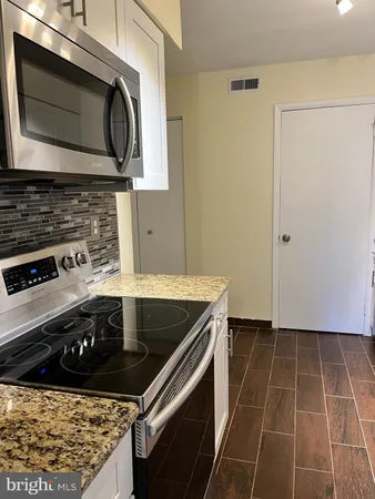 $1,900 | 306 A Kelly Cove, Mount Laurel, NJ 08054