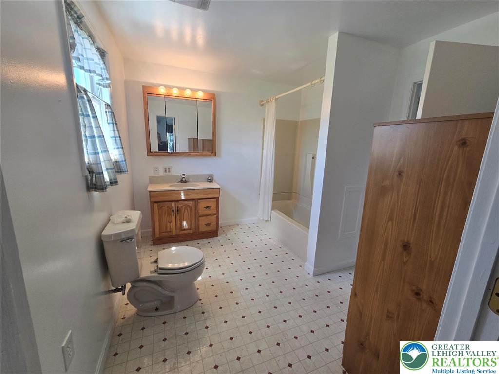 8662 Ashfield Road Slatington, PA 18080 - Photo 8 of 14