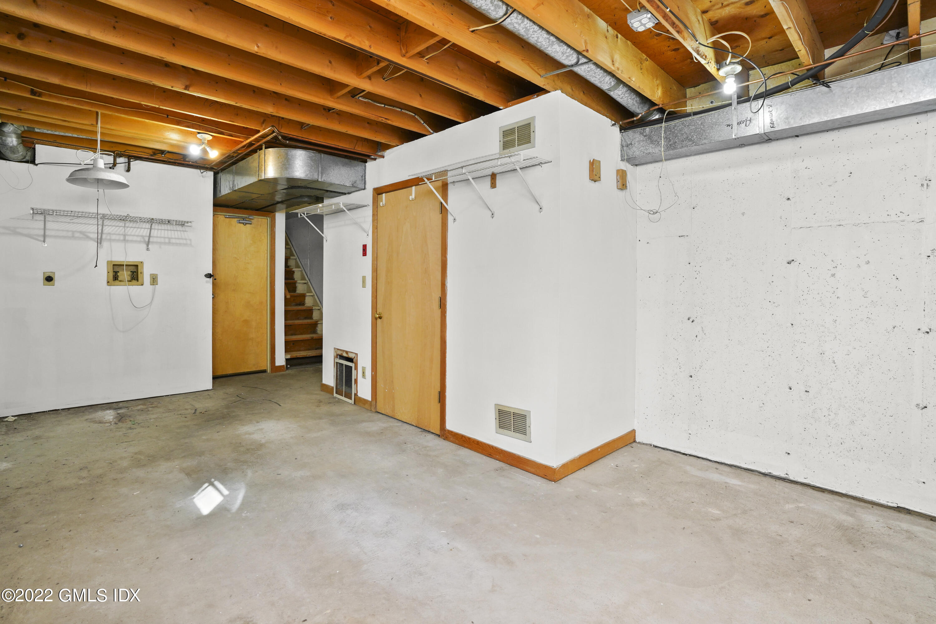 39 Alexander Street, Unit B Greenwich, CT 06830 - Photo 11 of 17 a view of a room with an empty space