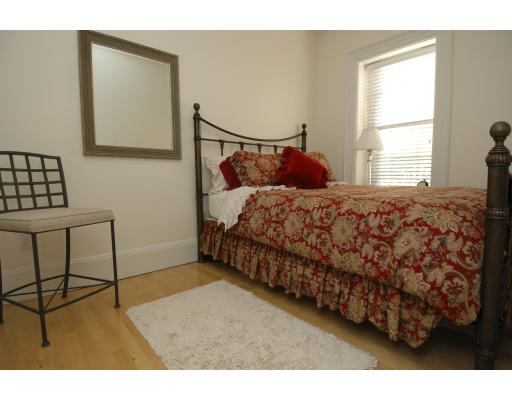 175 St Botolph Street, Unit 4 Boston, MA 02115 - Photo 5 of 6 Gallery Image 5