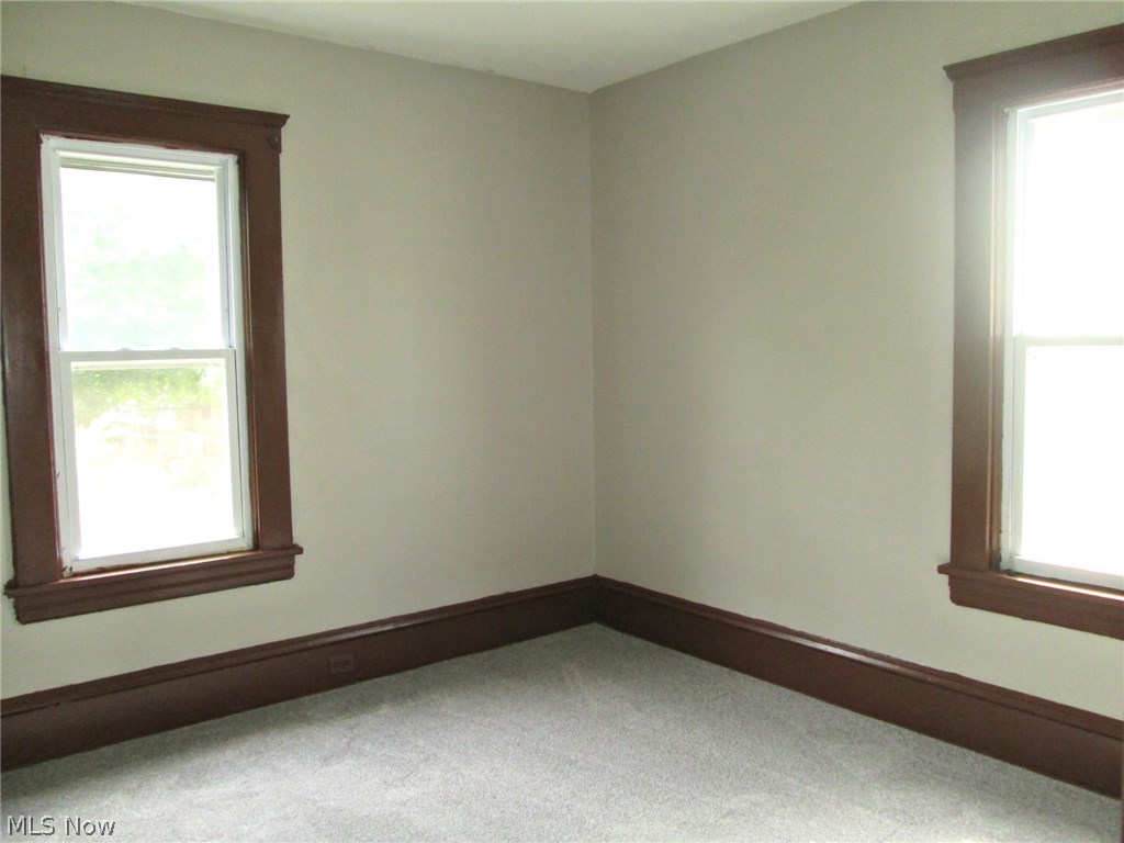 3717 Riverside Avenue Cleveland, OH 44109 - Photo 15 of 21 2nd view of back bedroom