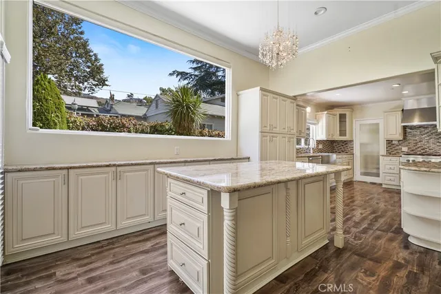 $3,199,000 | 1025 East San Jose Avenue, Burbank, CA 91501