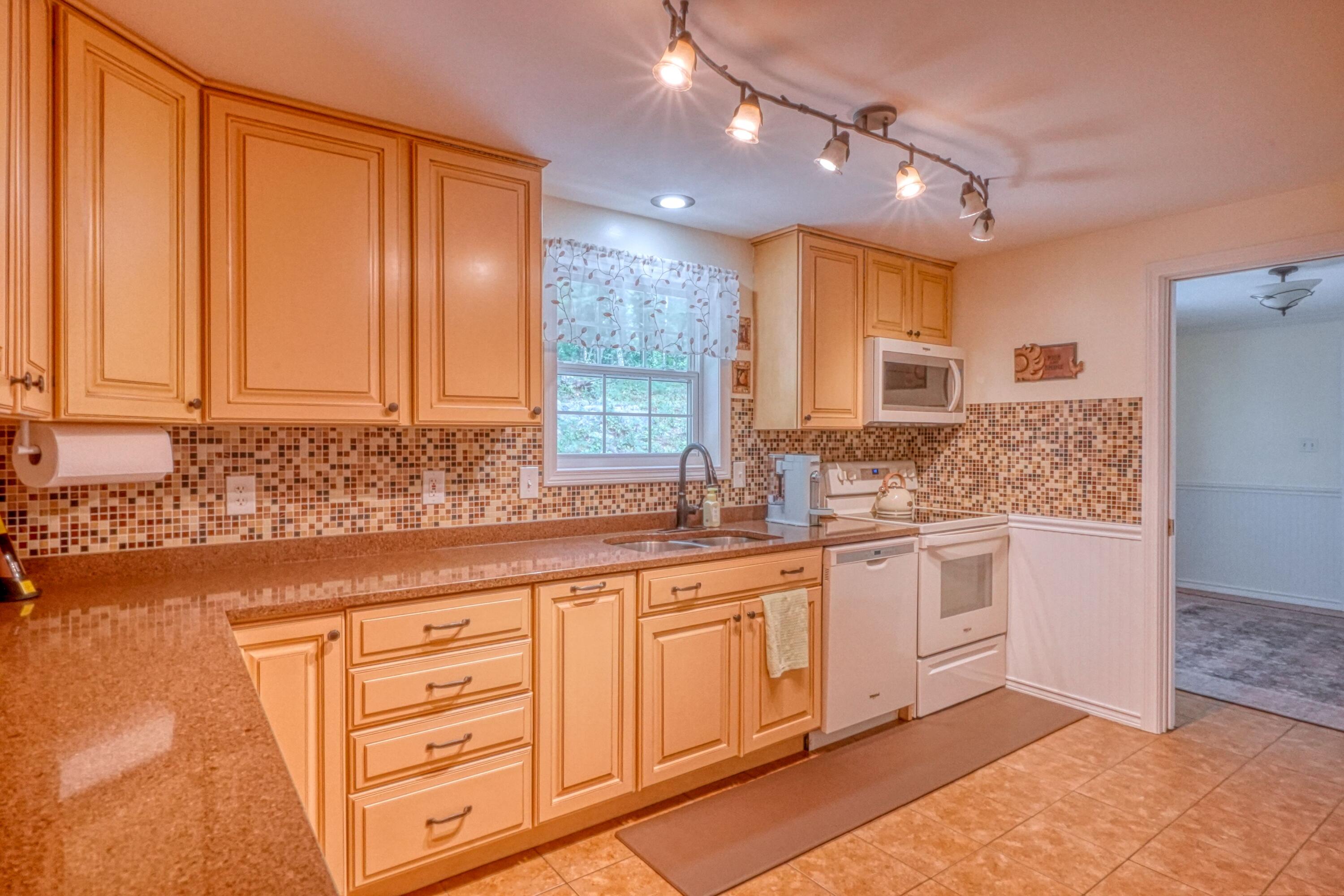 13 Logan Ridge Road Chelsea, ME 04330 - Photo 9 of 50 Kitchen