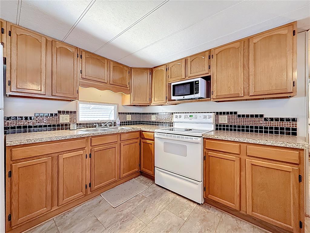 1040 Main Street, Unit 162 Dunedin, FL 34698 - Photo 11 of 23