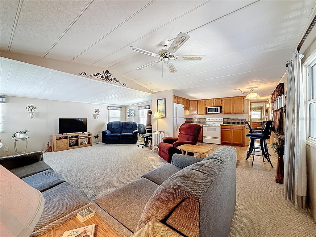 1040 Main Street, Unit 162 Dunedin, FL 34698 - Photo 4 of 23