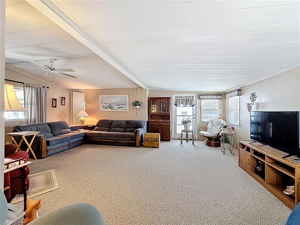 1040 Main Street, Unit 162 Dunedin, FL 34698 - Photo 7 of 23