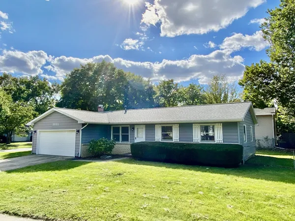 $238,900 | 2009 Crescent Drive, Champaign, IL 61821