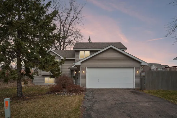 $425,000 | 1208 Parkwood Court, Burnsville, MN 55337