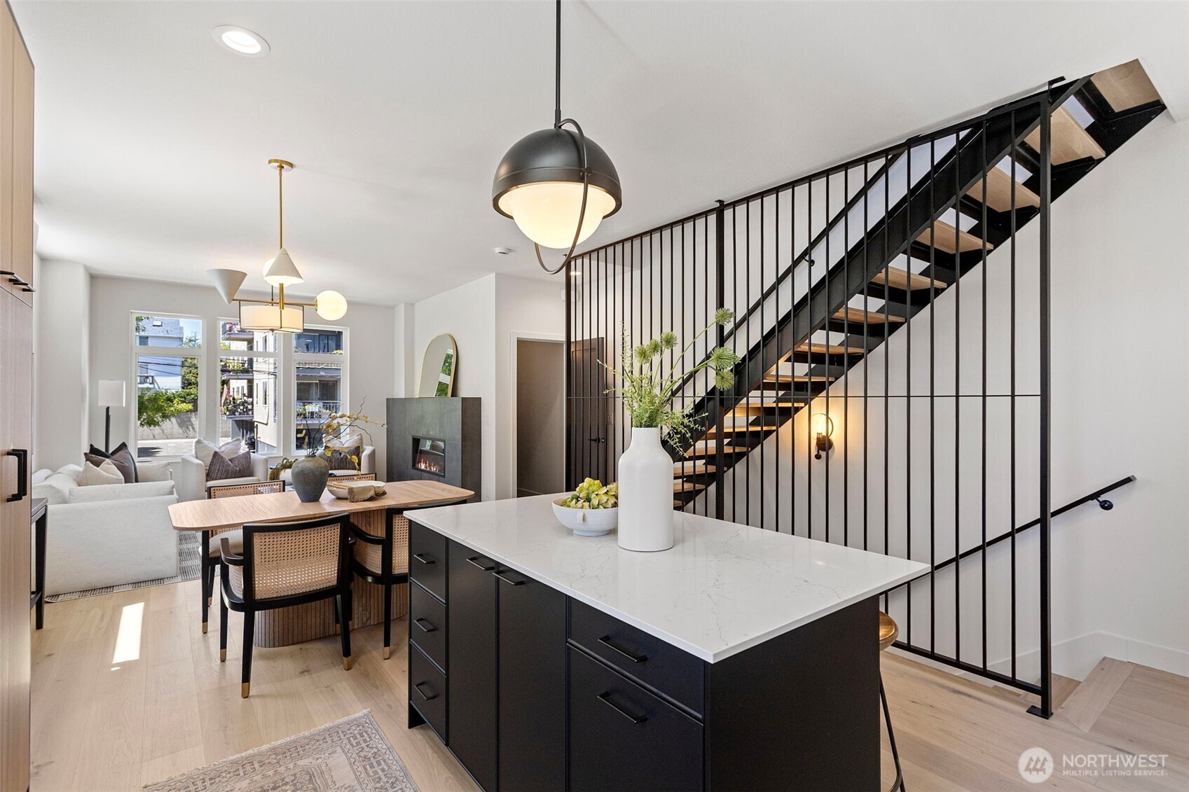 4432 Dayton Avenue North Seattle, WA 98103 - Photo 18 of 38