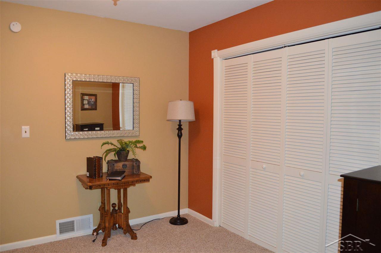 513 South Hampton Street Bay City, MI 48708 - Photo 10 of 19 31313532-9.JPG