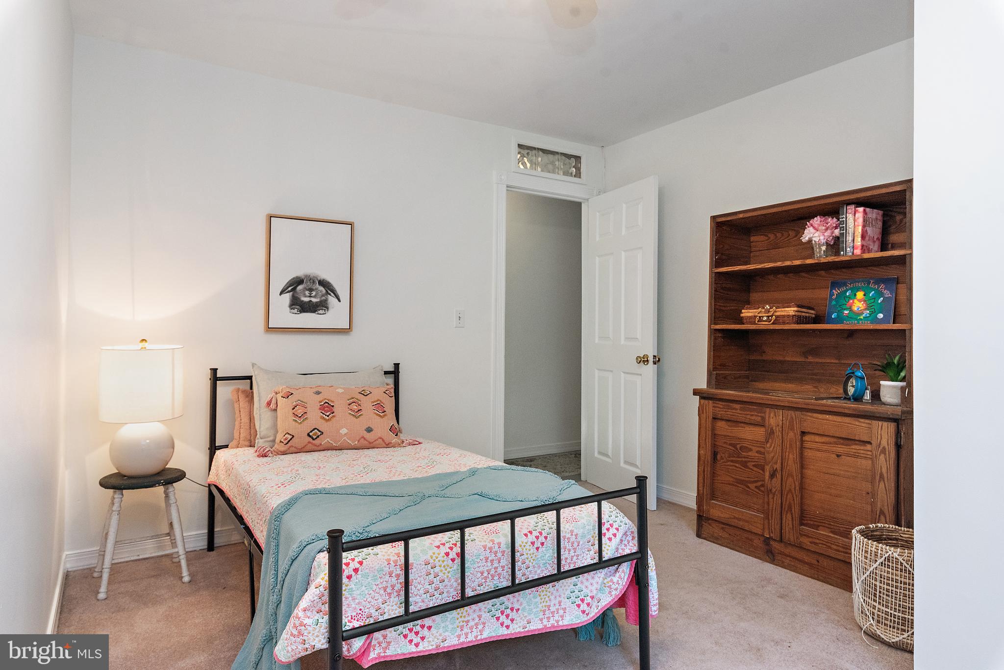 3514 Williamsburg Road Davidsonville, MD 21035 - Photo 27 of 50 a bedroom with a bed and a cabinets
